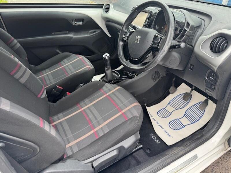 PEUGEOT 108