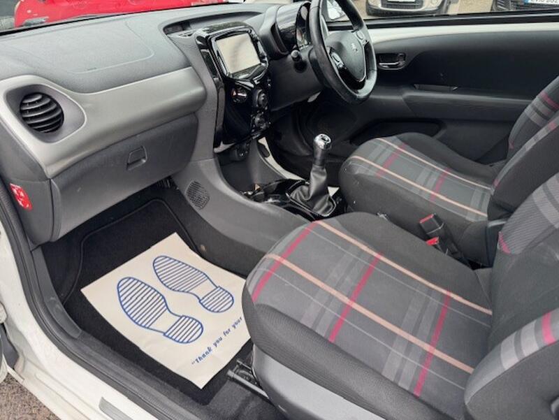 PEUGEOT 108