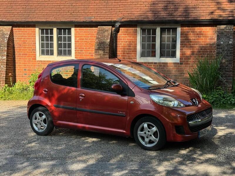 View PEUGEOT 107 1.0 12V Verve