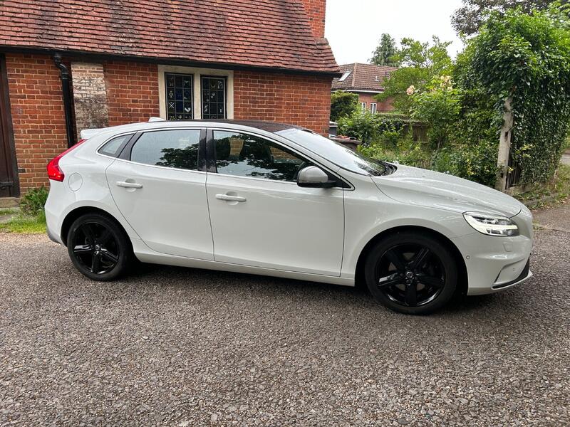 View VOLVO V40 2.0 R-Design T3