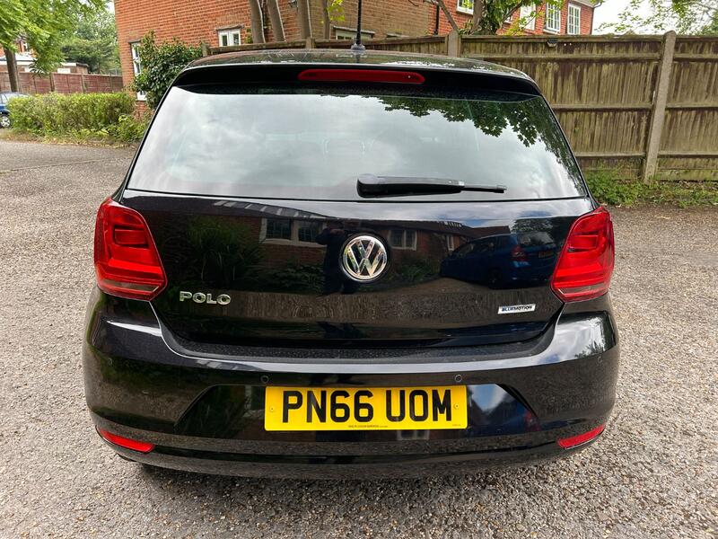 VOLKSWAGEN POLO
