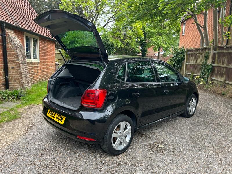 VOLKSWAGEN POLO