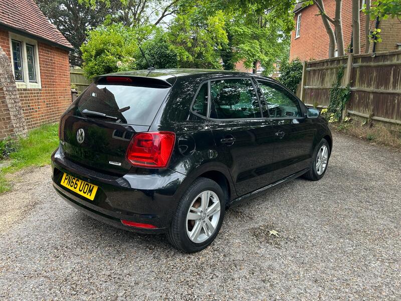VOLKSWAGEN POLO
