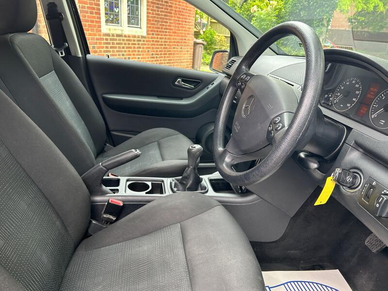 View MERCEDES-BENZ A CLASS 1.5 A160 BlueEfficiency Classic SE