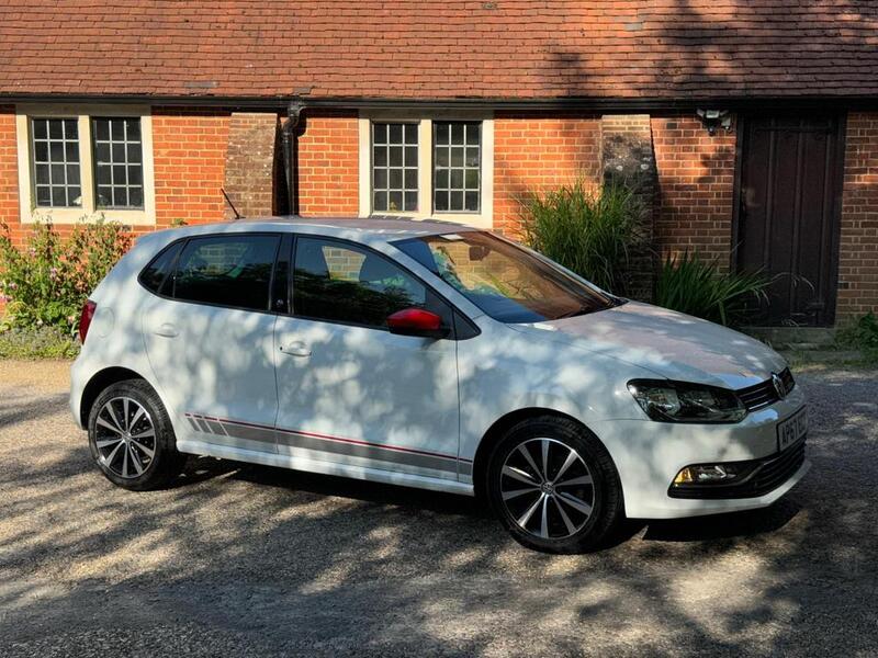 View VOLKSWAGEN POLO 1.0 beats