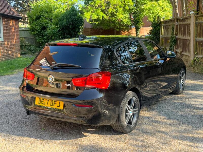 BMW 1 SERIES