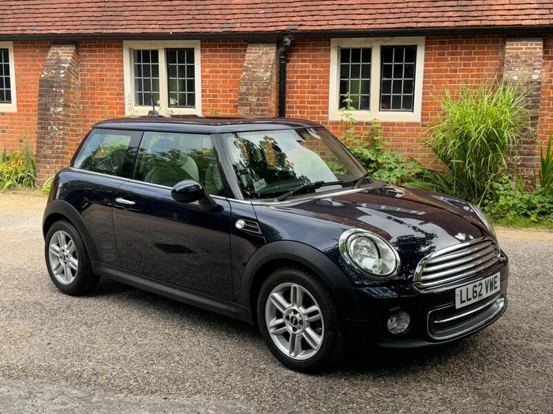 View MINI HATCH 1.6 Cooper Hatch