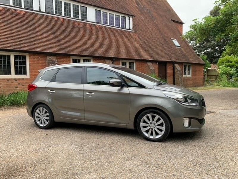 View KIA CARENS CRDI 3 7 SEATER